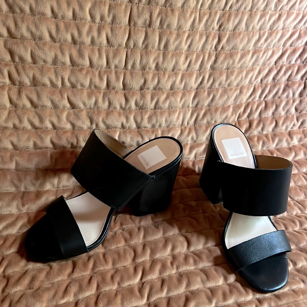 New Dolce Vita black block sandals in size 7M